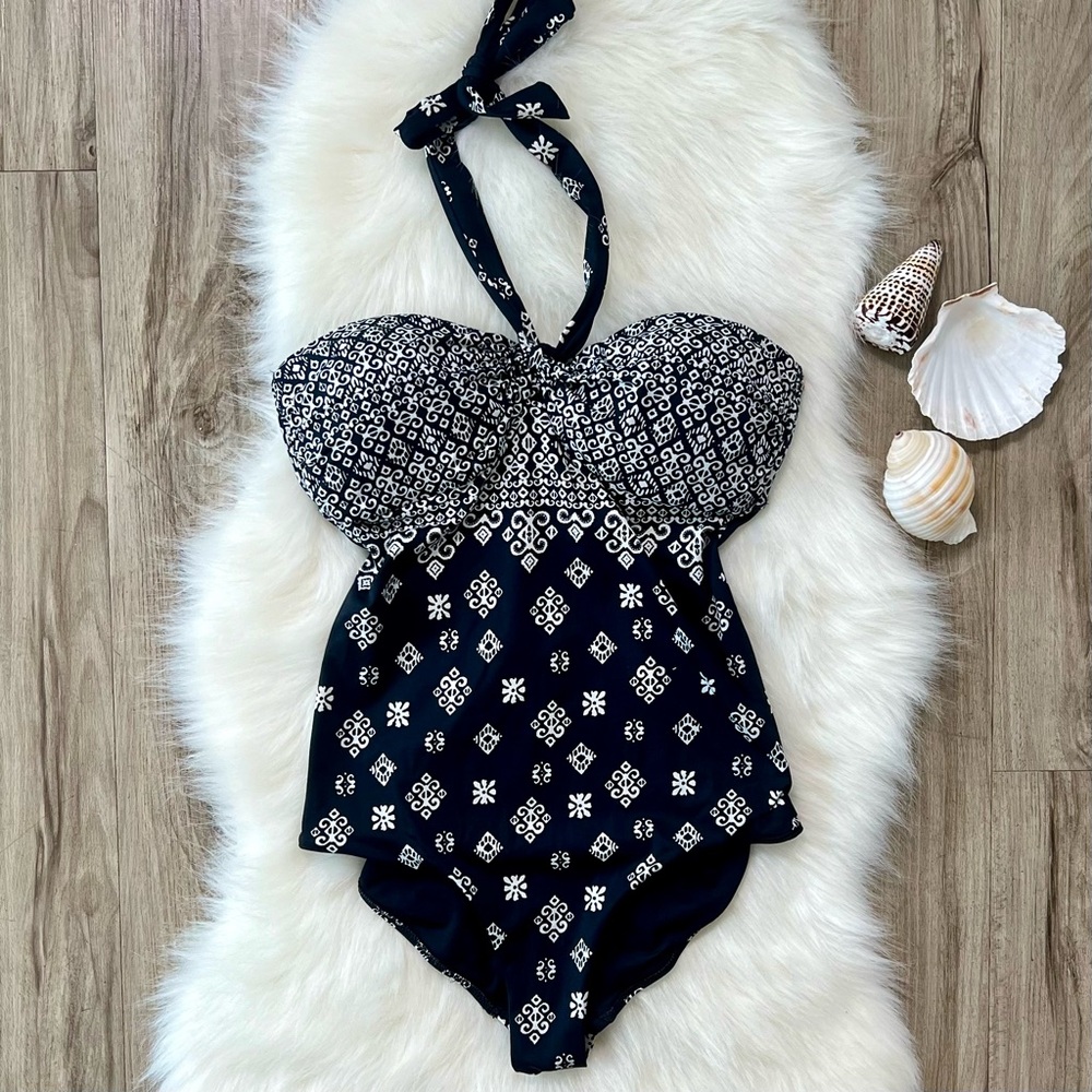 Paisley graphic pattern black and white women’s one piece swim suit
